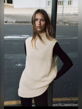 Zara Woman Asymmetric knit vest size small- vanilla